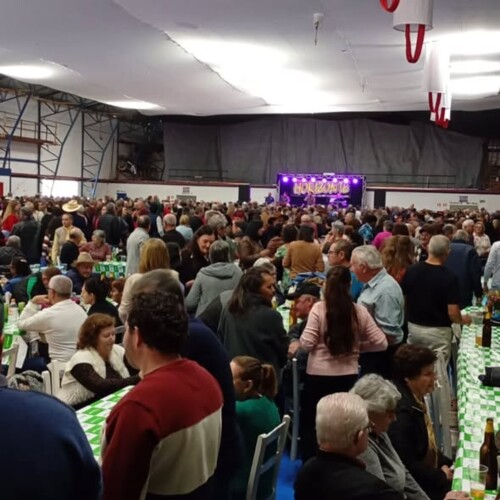grupo-fonte-de-vida-realiza-grandiosa-domingueira-em-bar ...